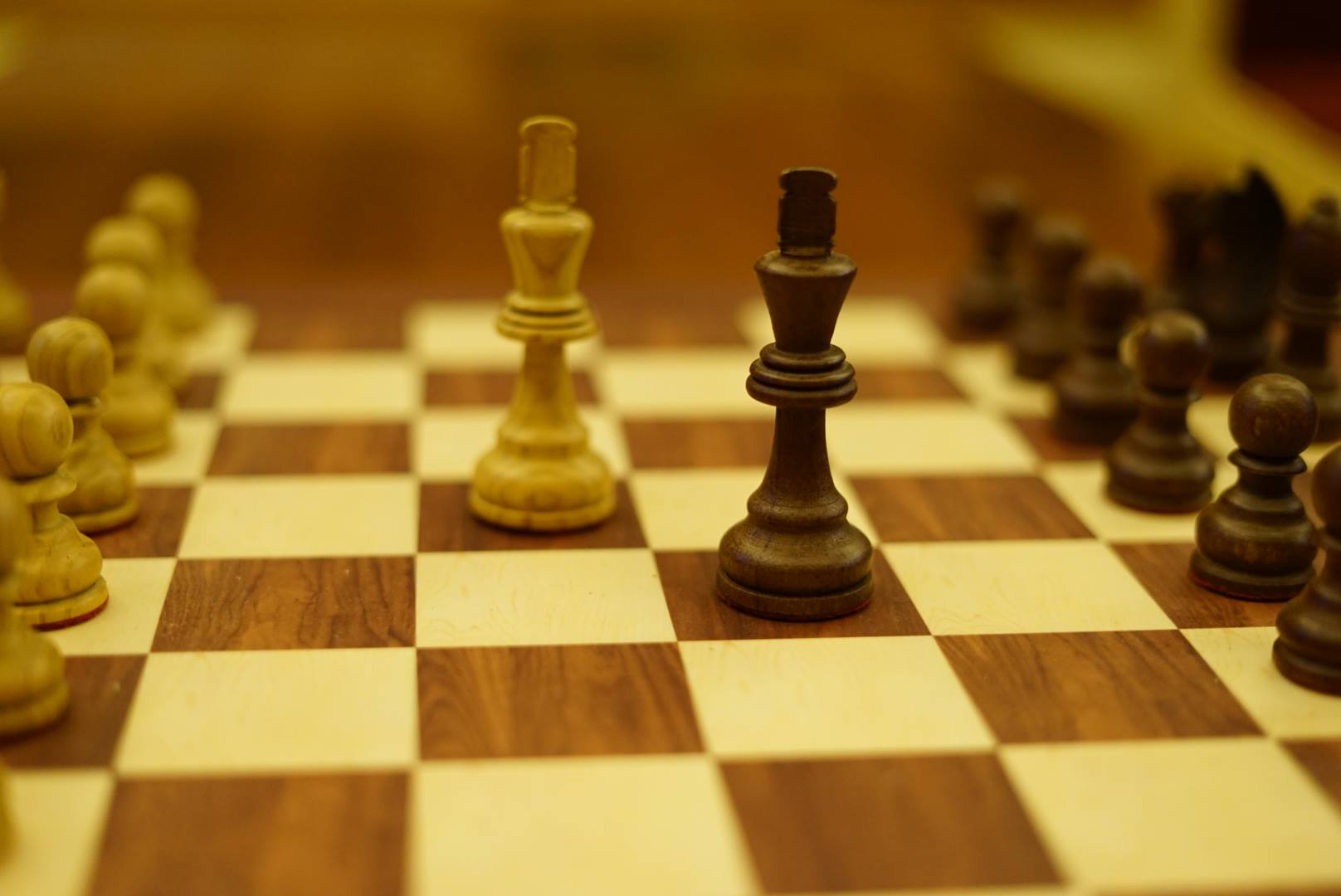 Làm thế nào để bắt đầu một ván cờ vua ?